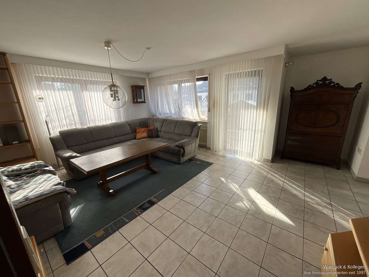 Immobilie in Postbauer-Heng - Familienschatz!
Ein- bis Zweifamilienhaus 
in Postbauer-Heng (Kemnath) - Bild 3