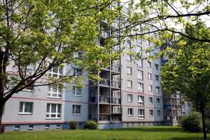 Großzügige Wohnung in bester Lage mit großem Balkon- Erstbezug nach Sanierung zum 01.11. – Jakobstraße 38, 39104 Altstadt, Magdeburg – Vorschaubild 2