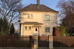 Sehr schönes freistehendes Einfamilienhaus/ Stadtvilla in beliebter Wohnlage mit Garten+ Garage – Immischstraße 1, 99510 Apolda – Vorschaubild 1