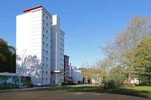 Tolle 4-Zimmer-Wohnung in schöner Lage // 2.OG links – John-F.-Kennedy-Allee 65, 38444 Detmerode, Wolfsburg – Vorschaubild 2