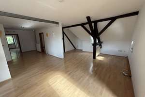 Offen gestaltete 4-Zimmer-Wohnung in Augsburg-Pfersee mit Balkon!