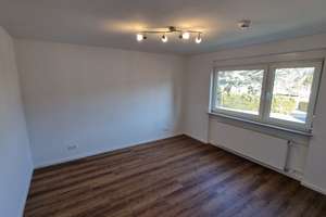 Exklusive 4-Zimmer-EG-Wohnung mit Balkon und EBK in SB-Scheidt – Kirchweg 19, 66133 Scheidt, Saarbrücken – Vorschaubild 5