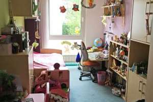 Lichtdurchflutete  Wohnung mit Balkon im 1. OG in schöner Stadtvilla mit attraktiver 4,6% Rendite – Floningweg 16, 12107 Mariendorf, Berlin – Vorschaubild 9