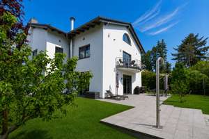 Exklusive Villa mit Pool auf dem Lerchesberg – Die vollständige Adresse der Immobilie erhältst du vom Anbieter., 60598 Sachsenhausen-Süd, Frankfurt am Main – Vorschaubild 21