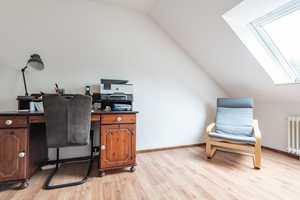 AUF 3 JAHRE BEFRISTET! Gepflegtes Split-Levenhaus mit Balkon und Terrasse in ruhiger Wohnlage – Hamburg – Vorschaubild 9