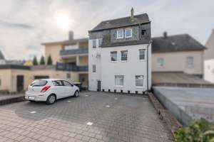 Kernsaniertes Dreifamilienhaus mit Charakter, drei Stellplätzen und soliden Mieteinnahmen – Die vollständige Adresse der Immobilie erhältst du vom Anbieter., 56288 Kastellaun – Vorschaubild 4