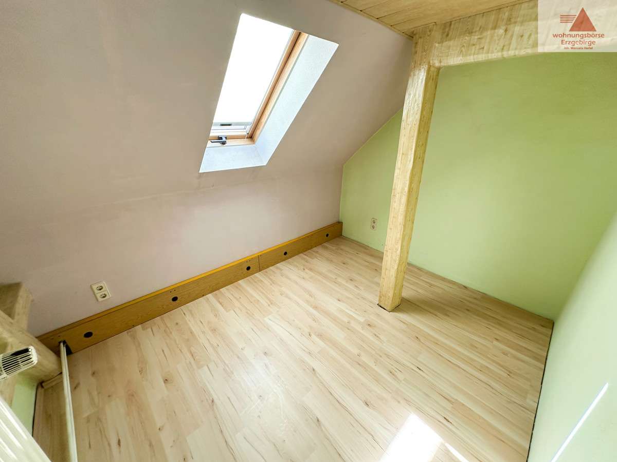 Immobilie in Lößnitz - Reihenmittelhaus in Lößnitz mit 6 Zimmern: Einfamilienhaus zentrumsnah mit Erweiterungspotential - Bild 2