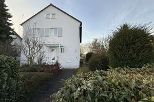 3-FAMILIENHAUS MIT SCHÖNEM GARTEN UND 3 GARAGEN – Die vollständige Adresse der Immobilie erhältst du vom Anbieter., 74172 Neckarsulm – Vorschaubild 2