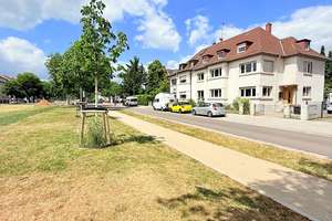 Stilvoll investieren – großzügige Altbauwohnung im Musikerviertel mit Blick ins Grüne – Die vollständige Adresse der Immobilie erhältst du vom Anbieter., 76133 Weststadt, Karlsruhe – Vorschaubild 2