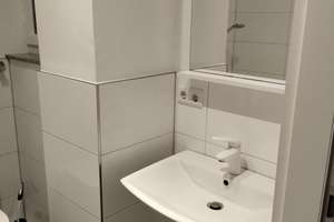 Zuhause mit 2 Zimmern, Einbauküche, Badezimmer,West-Loggia zum ruhigen Innenhof  in  Düsseldorf Bilk – Mecumstraße 31, 40225 Bilk, Düsseldorf – Vorschaubild 11