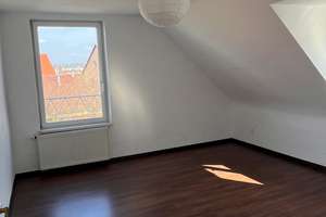 Helles Zimmer in schöner 80qm 2er-WG am Schlossgarten mit Balkon und zwei Bädern – Die vollständige Adresse der Immobilie erhältst du vom Anbieter., 70190 Berg, Stuttgart – Vorschaubild 18