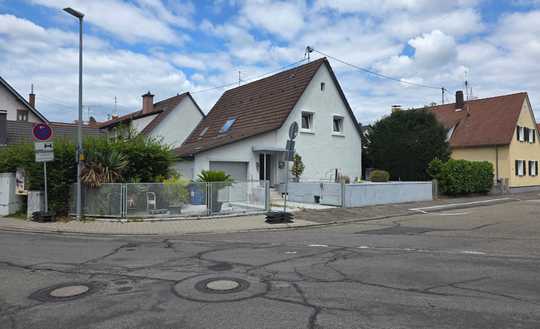 Ihr neues Zuhause in Alt-Daxlanden: Gemütliches Einfamilieneckhaus mit Charme!