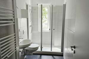 Dusche und Balkon-einfach ZUHAUSE sein