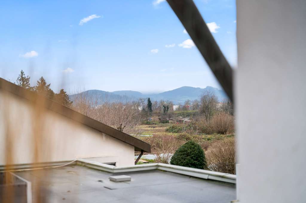 Schöne 3-Zimmerwohnung mit Schwarzwaldblick 
in kleiner Wohnanlage