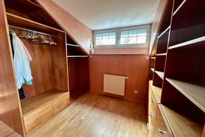 Von privat: Großzügiges Einfamilienhaus mit schönem Grundstück Frankfurt Nieder-Erlenbach – Die vollständige Adresse der Immobilie erhältst du vom Anbieter., 60437 Nieder-Erlenbach, Frankfurt am Main – Vorschaubild 14