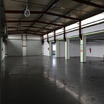 Attraktive Lagerhalle in der Nähe von A4