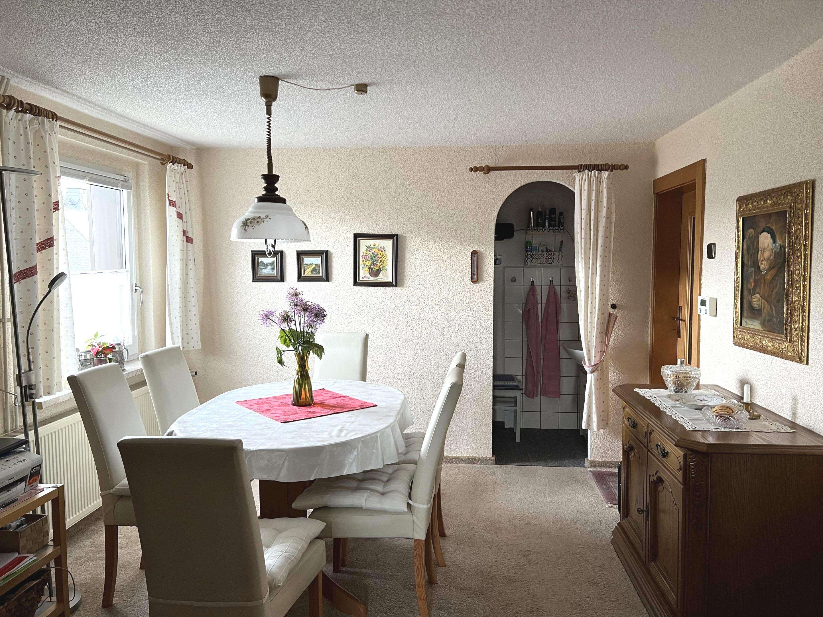 Immobilie in Schwarzenberg/Erzgebirge - Schöne Haushälfte in ruhiger Siedlung - Bild 3