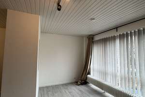 Gepflegte, teilmöblierte 1-Zimmer-Etagenwohnung  zu vermieten.