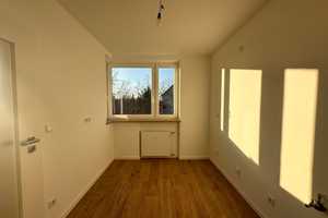 Geräumige 3,5-Zimmer-Wohnung mit Balkon in Schweinau zu vermieten – Olivenweg 50, 90441 Nürnberg – Vorschaubild 6