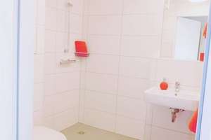 Sehr schöne Wohnung  ausschließlich für Schüler, Studenten und Auszubildende  im Augsburger Süden – Königsbrunner Strasse 1, 86179 Haunstetten-West, Augsburg – Vorschaubild 8
