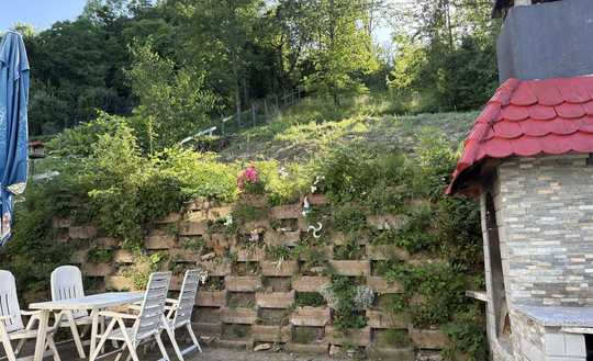 Am Fuße des Georgenbergs: Reihenendhaus mit Garage und großem Garten ** provisionsfrei **