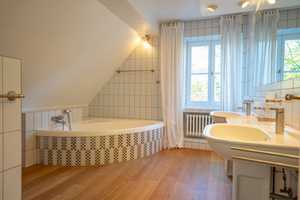 Traumlage Stadtwald! Wunderschöne freistehende Familienvilla im Landhausstil in bester Nachbarschaft – Krefeld – Vorschaubild 20