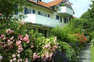 Wohnen mit Charakter: 3-Zimmer-Dachgeschosswohnung in Bad Griesbach – 94086 Bad Griesbach im Rottal – Vorschaubild 2