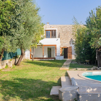 Dieses charmante und typische mallorquinische Haus erstreckt sich über 200 m² und liegt auf einem gr