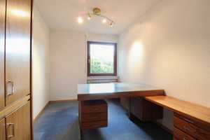 Wohnen auf einer Ebene: Bungalow mit Garten, Keller, Zwei Garagen und Freistellplatz – Zollernalbkreis – Vorschaubild 13
