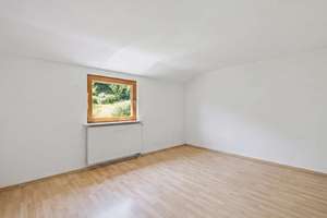 Angeb. flexibl. nutzbares Wohnhaus mit ELW, Garage & großem Sonnengarten – Die vollständige Adresse der Immobilie erhältst du vom Anbieter., 57074 Siegen, Siegen – Vorschaubild 20