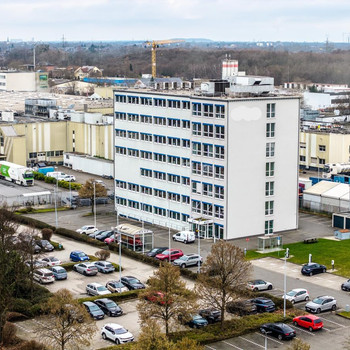 Repräsentative Büroräumlichkeiten mit hochwertiger Ausstattung | viele Stellplätze vorhanden