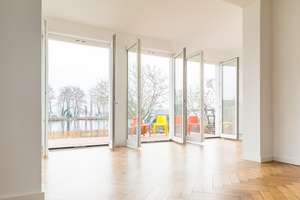 Traumhaus am See mit Bootssteg, Terrasse und Einliegerwohnung mit separatem Eingang, Ausbaupotential