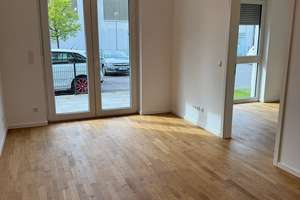 Kleine 2-Zimmer-Wohnung mit Terrasse, Einbauküche und Duschbad. – Bahnhofstr. 61b, 12555 Köpenick, Berlin – Vorschaubild 1