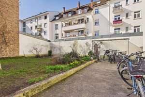Stilvolle 4-Zimmer-Altbauwohnung mit zwei Balkonen, Aufzug und außergewöhnlichem Raumgefühl – Die vollständige Adresse der Immobilie erhältst du vom Anbieter., 76185 Weststadt, Karlsruhe – Vorschaubild 34