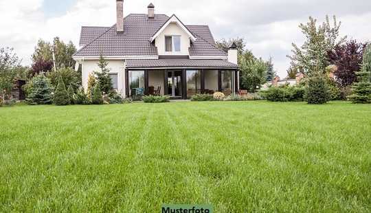 Bild von Freistehender Flachdach-Bungalow nebst Garage