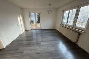 EINFAMILIENHAUS MITTEN IN UNTERKOCHEN AUF GROßEM GRUNDSTÜCK – Die vollständige Adresse der Immobilie erhältst du vom Anbieter., 73432 Unterkochen, Aalen – Vorschaubild 4