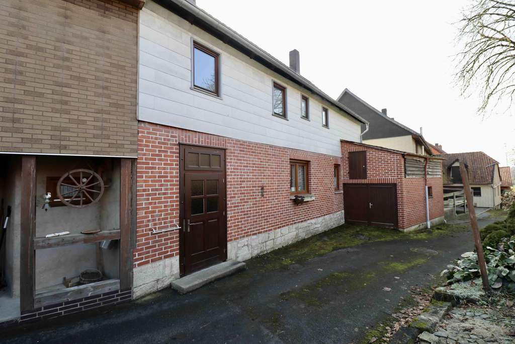 Immobilie in Bad Gandersheim - Viel Platz für Familie und Hobby - Bild 1