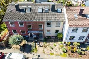 Wersten: sanierungsbedürftiges Zweifamilienhaus mit Terrasse, Garten und Balkon in ruhiger Lage! – Düsseldorf – Vorschaubild 3