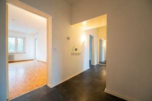 Schöner Ausblick vom Südost-Balkon - 2,5-Zimmer-Wohnung in ruhiger Lage und mit Stellplatz – Die vollständige Adresse der Immobilie erhältst du vom Anbieter., 13349 Wedding, Berlin – Vorschaubild 9