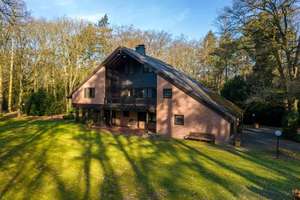 Exklusive Villa im Hardter Wald – Ein Paradies der Privatsphäre – Die vollständige Adresse der Immobilie erhältst du vom Anbieter., 41169 Hardter Wald, Mönchengladbach – Vorschaubild 1