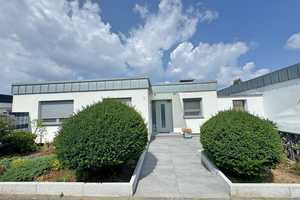 Attraktiver Bungalow in Dormagen-Delhoven – Modernes Wohnen auf 109 m² + 30 m² überdachte Terrasse – Neuss (Rhein-Kreis) – Vorschaubild 1