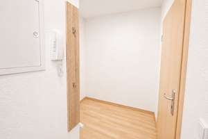 IDEAL GESCHNITTEN UND SOFORT BEZUGSFREI | Gemütliches Single-Apartment mit Loggia und Einbauküche – Wichernstraße 30, 4318 Anger-Crottendorf, Leipzig – Vorschaubild 2