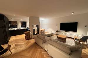 Luxuriöse 4-Zimmer Maisonette  mit Domblick + Kamin  in Köln Innenstadt 