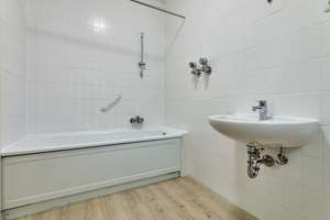 Sunny Apartment  with build in wardrobe - Next to Hainerberg Kaserne – Die vollständige Adresse der Immobilie erhältst du vom Anbieter., 65189 Südost, Wiesbaden – Vorschaubild 8