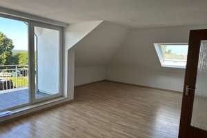 Lassen Sie sich vormerken: Top gepflegte 4-Zimmer Wohnung mit Balkon ab demnächst verfügbar – Ispingrader Straße 44, 42477 Radevormwald – Vorschaubild 2