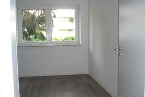 Neuwertige 3-Raum-Wohnung mit Balkon und Einbauküche in Hamburg-Neugraben-Fischbek – Cuxhavener Straße 306, 21149 Neugraben-Fischbek, Hamburg – Vorschaubild 2