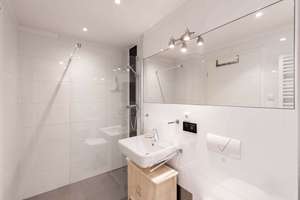 Seltenes Sky View Studio in Mitte, Neubau 2014 mit Südwestbalkon – Die vollständige Adresse der Immobilie erhältst du vom Anbieter., 10117 Mitte (Ortsteil), Berlin – Vorschaubild 10