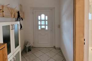 Gepflegtes Wohnhaus mit Balkon, Terrasse, Garten und Garage in Sulzdorf – Die vollständige Adresse der Immobilie erhältst du vom Anbieter., 97232 Giebelstadt – Vorschaubild 9