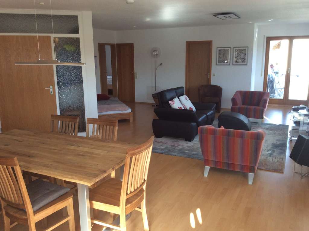 Immobilie in Herdwangen-Schönach - Bodenseenähe 90m2, Whg. Sonnige,gepflegte 3 Zi. KDB, GWc, Balk. EBK, Tiefgarage, in 88634. v.Privat  - Bild 4