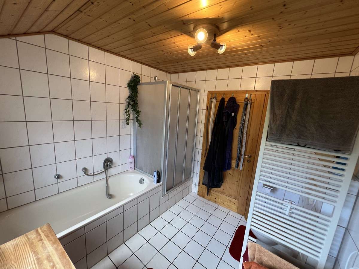 Immobilie in Hüllhorst - Idyllisches Mehrfamilien- / Mehrgenerationenhaus - Bild 3